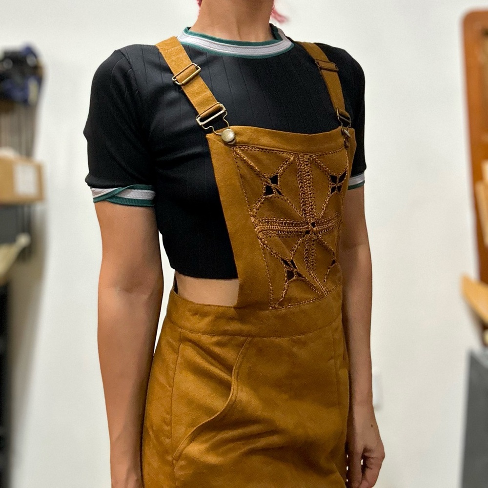 Cottagecore/70’s faux suede crochet short overalls (12)